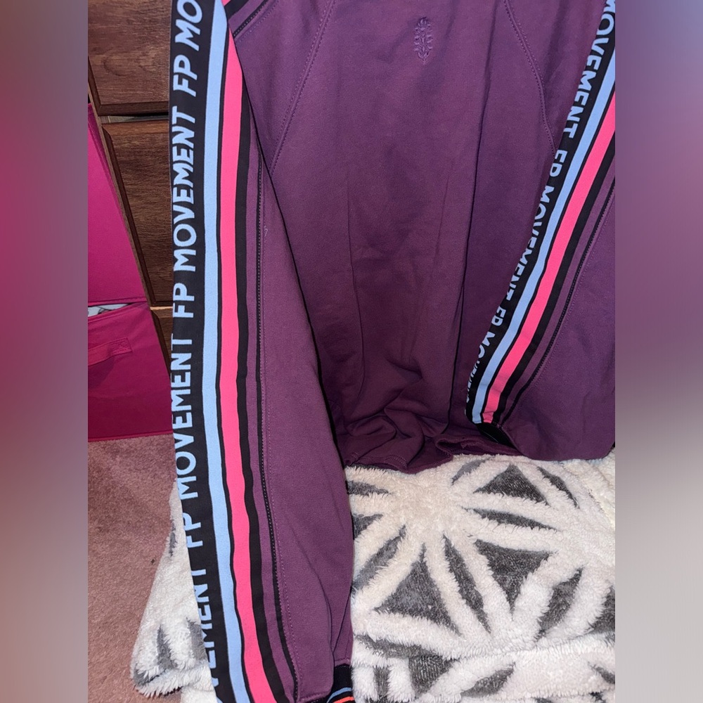 NWT Free People Pullover Crewneck - Picture 3 of 5